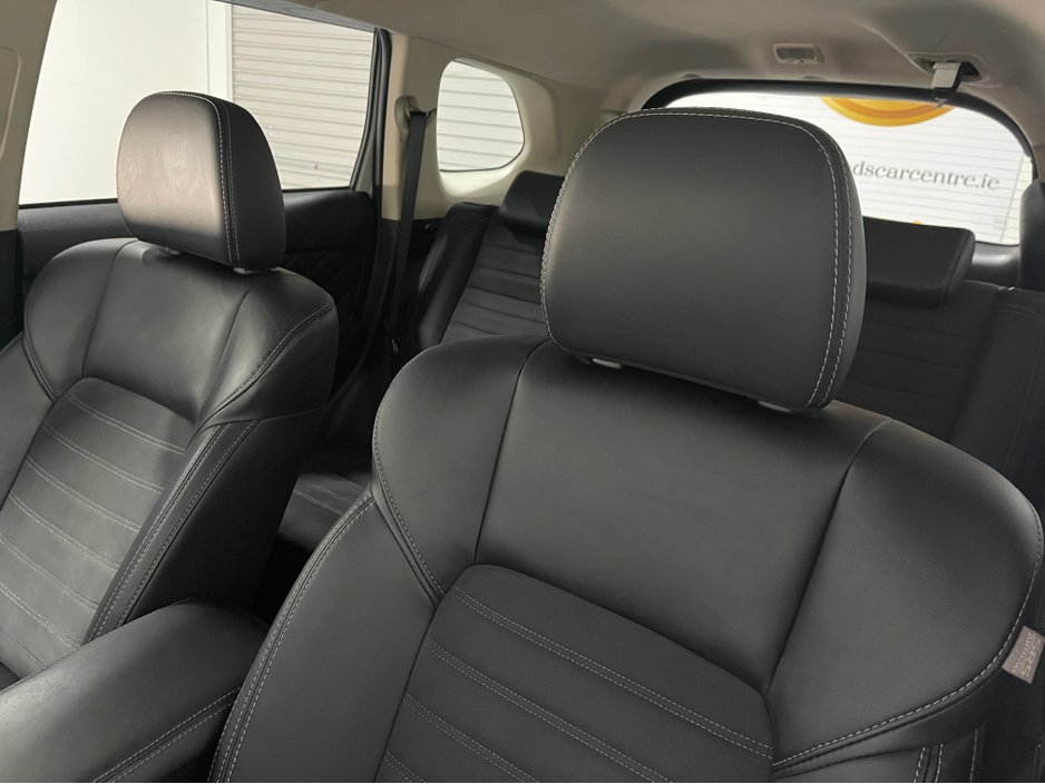 2019 Mitsubishi Outlander (Low Kms) HYBRID 2.4 PHEV AUTOMATIC 5DR MODEL  www.bolandscarcentre.ie €22,900