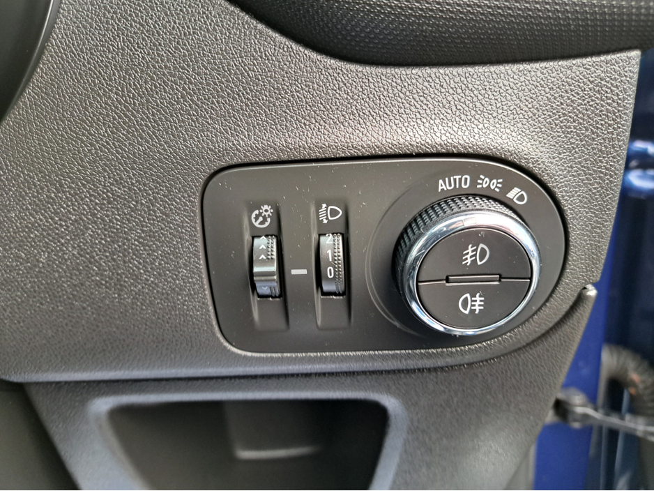 2022 Opel Crossland SRI 1.5TD 110BHP **HALF LEATHER** €18,950