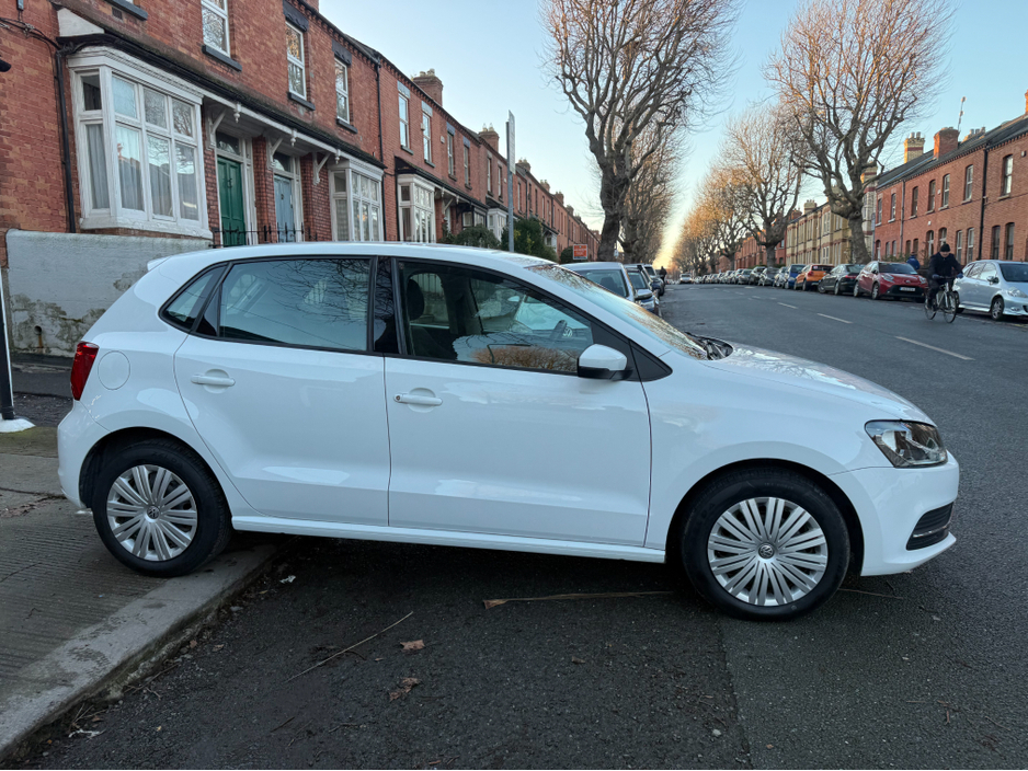 2015 Volkswagen Polo DBA-6RCJZ €11,950