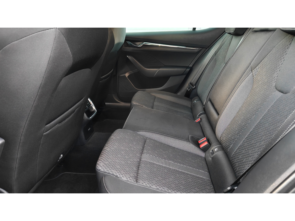 2023 Skoda Octavia STYLE 1.0 TSI 110HP 5DR-JUST 27,000KM- 2 YEAR SKODA WARRANTY-HEATED SEATS-FULL KEYLESS-WIRLESS CHARGING-LED INTERIOR PK €27,950