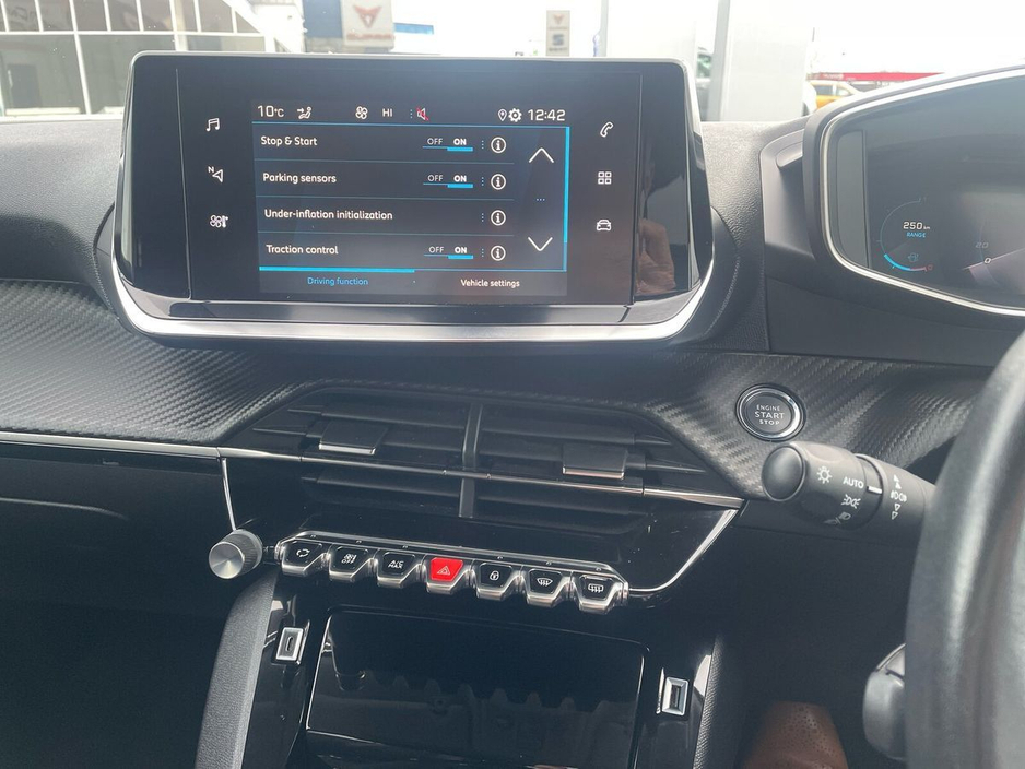 2020 Peugeot 2008 1.5 BlueHDI 100bhp Allure €18,975