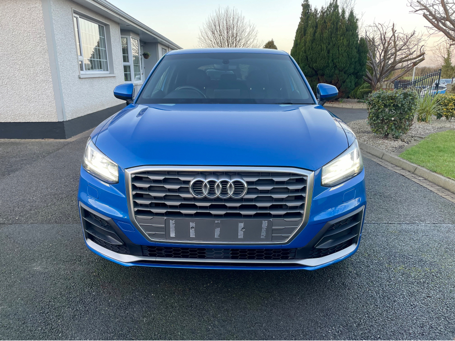 2018 Audi Q2 1.6 TDI S-LINE 115 BHP **VIRTUAL DASH**FLAT BOTTOM STEERING WHEEL**HALF LEATHER**SPRINT BLUE**FSH**MINT** €21,750