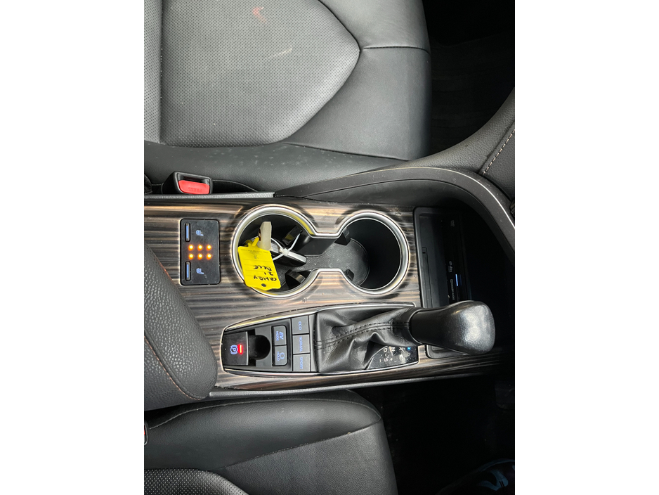 2021 Toyota Camry €28950! 2021 TOYOTA CAMRY G LEATHER PACKAGE 2.5 AUTOMATIC / CRUISE CONTROL / REVERSE CAMERA / ELECTRIC HEATED SEATS €28,950