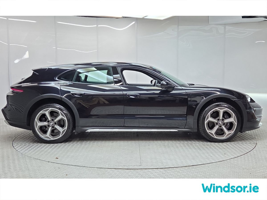 2022 Porsche Taycan Cross Turismo 476BHP Overboost 93.4 kWh €59,995