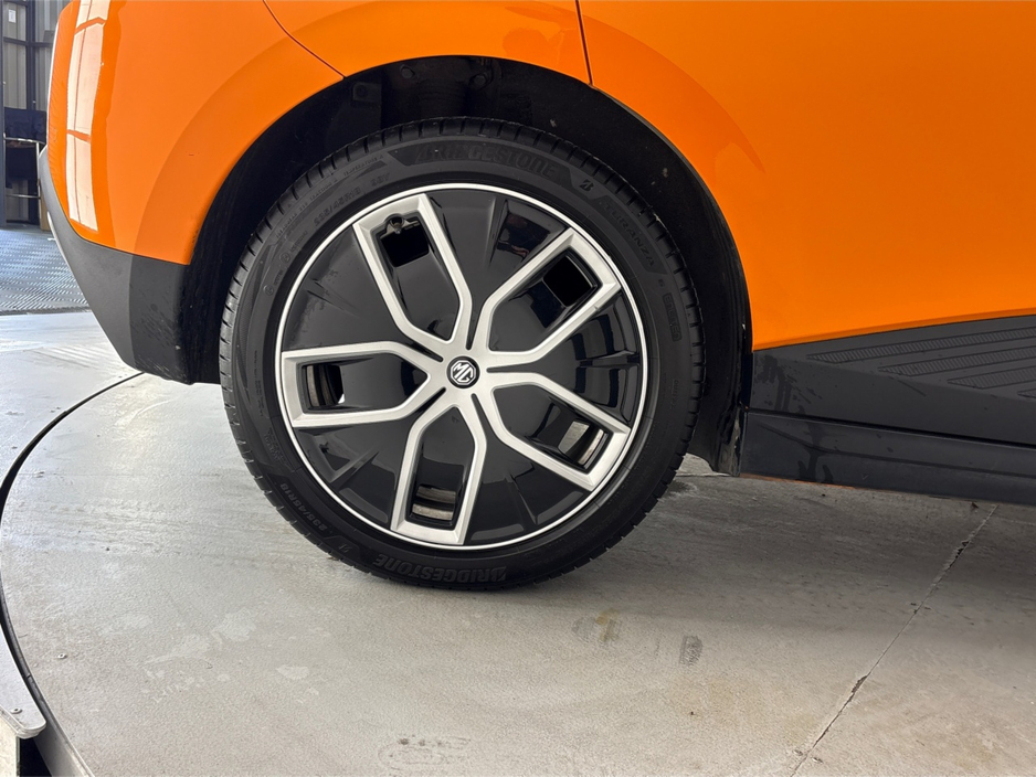 2024 MG 4 EXCLUSIVE- 64KWH**HALF LEATHER INTERIOR**HEATED SEATS & INTERIOR**REVERSING CAMERA**TINTED WINDOWS**ADAPTIVE CRUSIE CONTROL**HISTORY CHECKED**FINANCE ARRANGED** €24,695