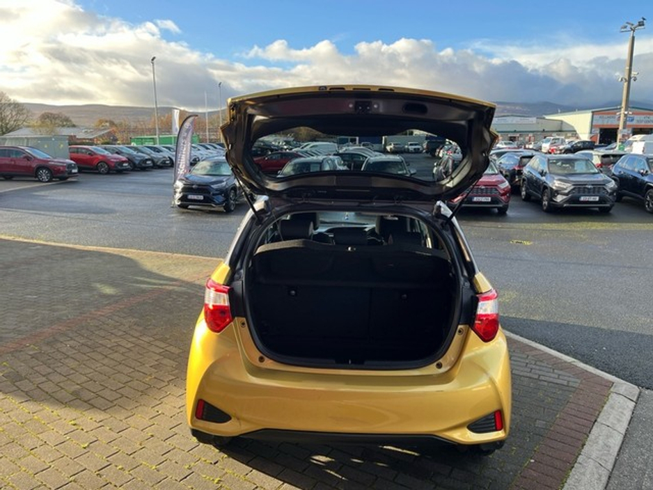 2019 Toyota Yaris HYBRID ELECTRIC Y20 €16,500