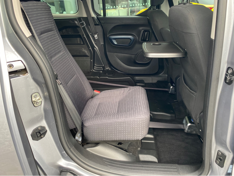 2023 Peugeot Rifter Wheelchair Accessible SWB manual €23,500