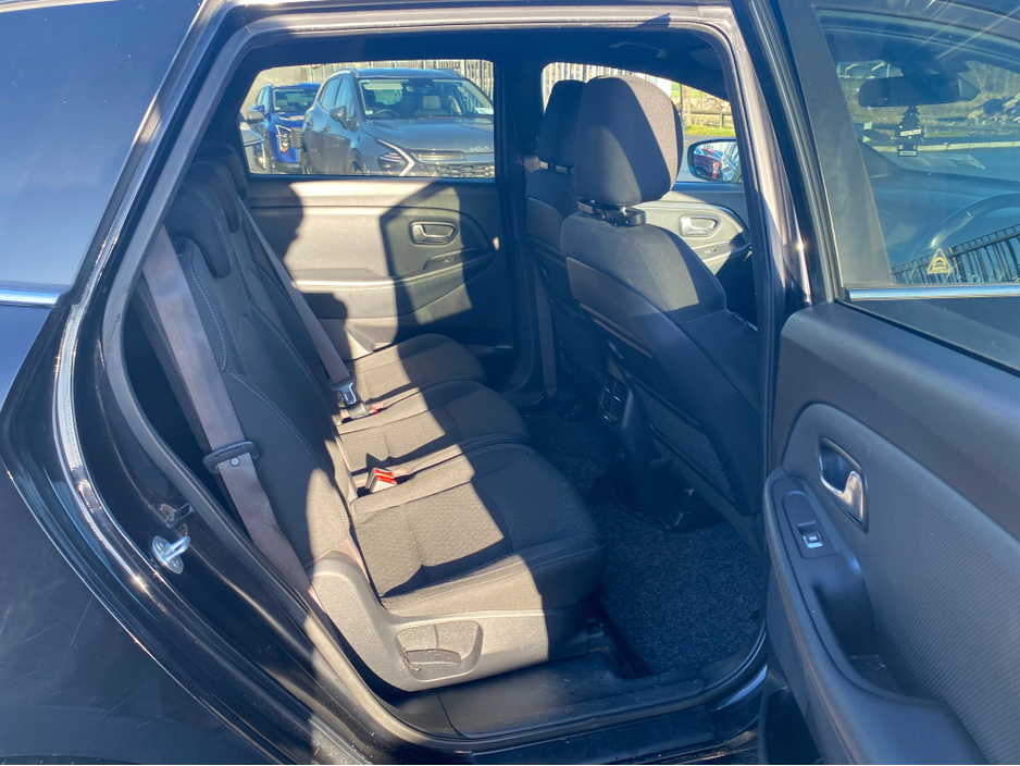 2017 Kia Carens OR RONDO EX 5DR €11,900