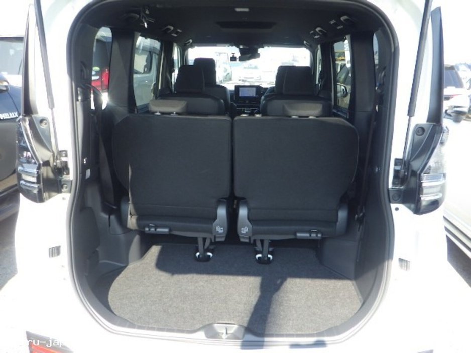 2023 Toyota Voxy  €44,599