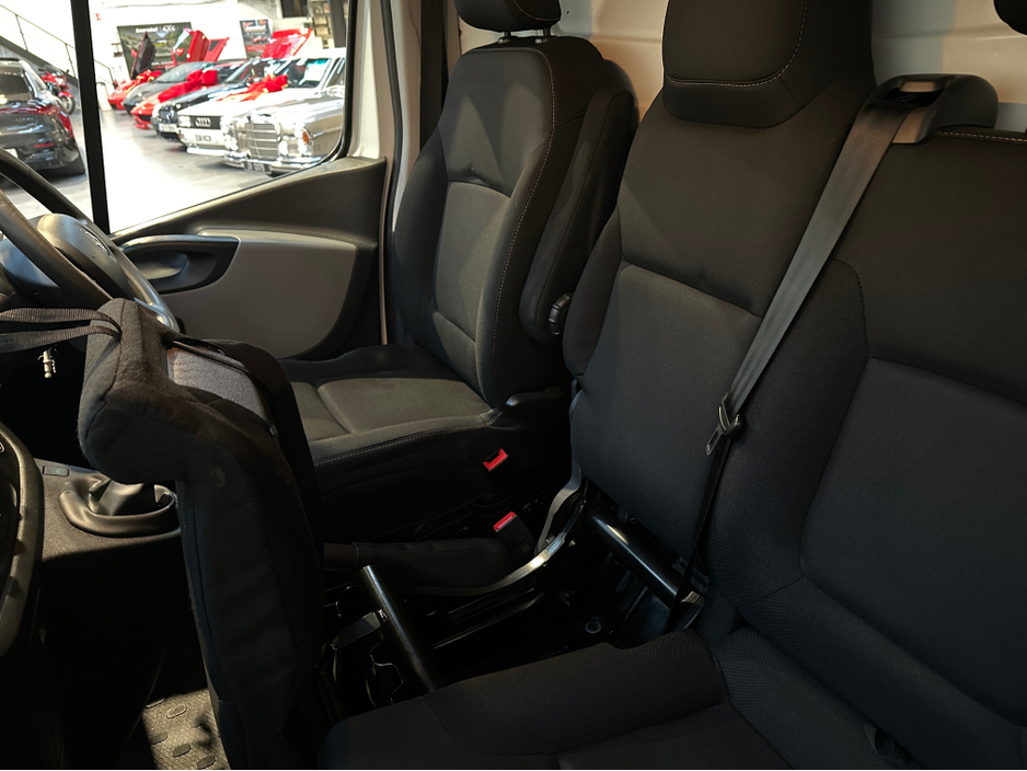 2015 Renault Trafic Passenger TRAFFIC VAN DCi €7,950