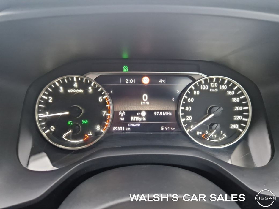 2022 Nissan Qashqai 1.3 HYB SV + Glass Roof Pack €25,950