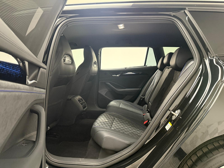 2025 Volkswagen Passat R-LINE 1.5 PHEV DSG €42,990