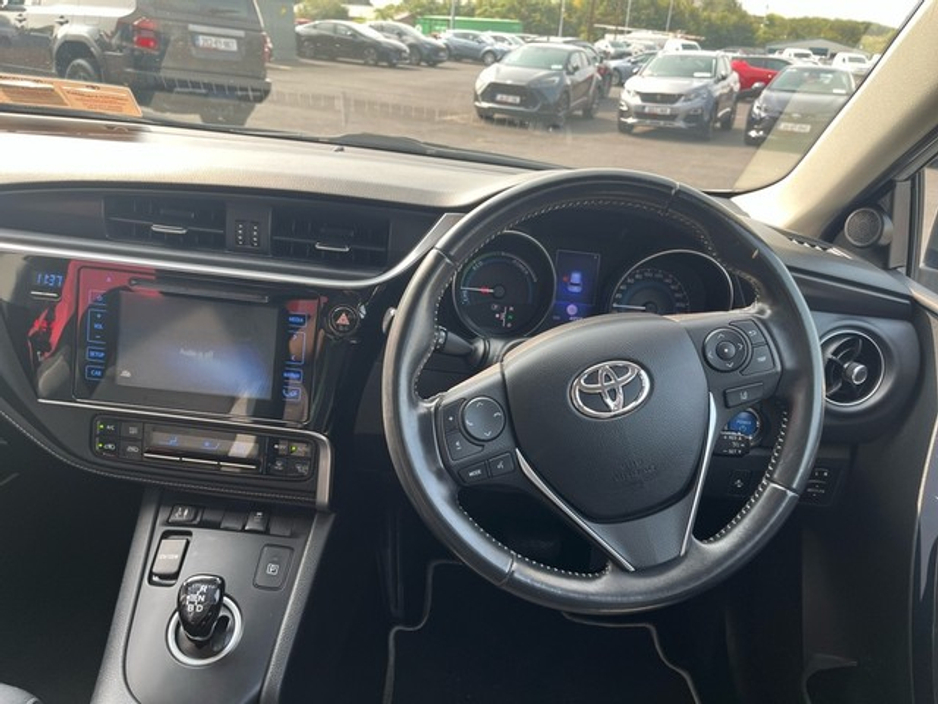 2018 Toyota Auris AURIS HYBRID LUNA 5DR €19,950