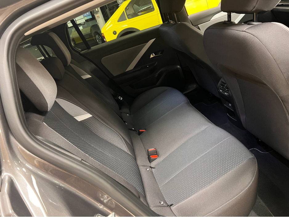 2024 Opel Astra As New (242) AUTOMATIC DIESEL Sports Tourer ELEGANCE As New Tint Kms Superb Value www.bolands.ie Est.1955 €30,750