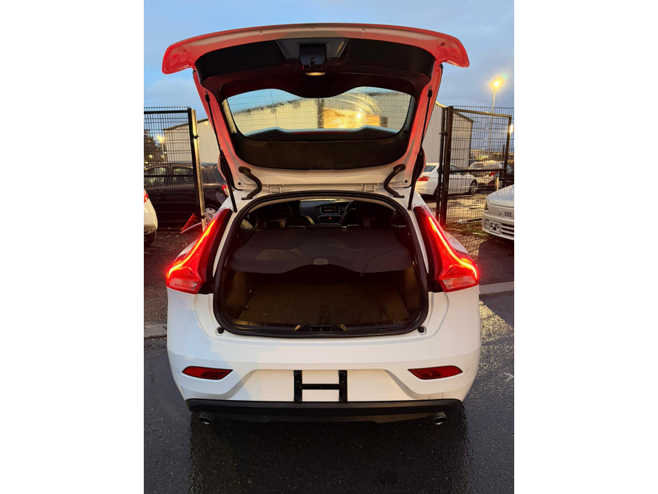 2014 Volvo V40 2.0 D4 ES AUTO €10,499