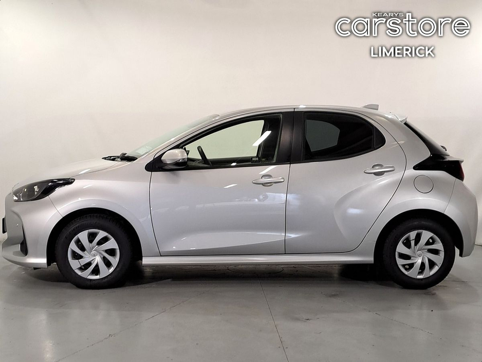 2021 Toyota Yaris 1.5 HYBRID €17,880