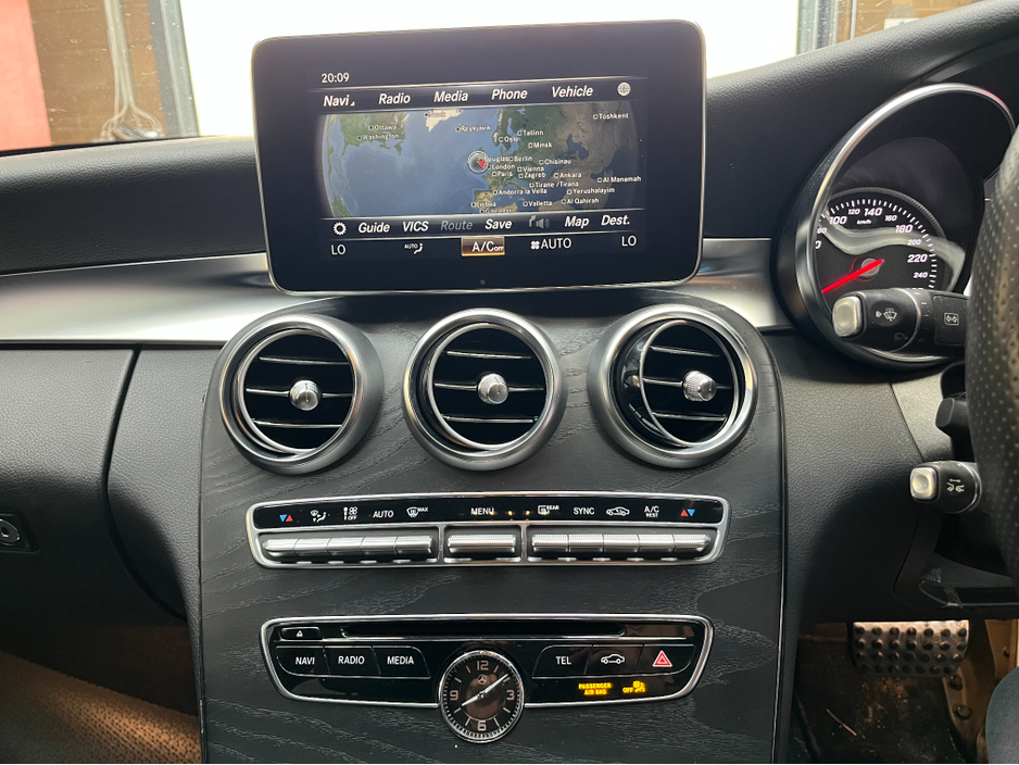 2019 Mercedes-Benz C Class 2018 MERCEDES-BENZ C220D C CLASS AUTOMATIC AMG-LINE LAUREUS EDITION 2.2 AUTOMATIC / REVERSE CAMERA / CRUISE CONTROL / PADDLE SHIFTERS / ELECTRIC MEMORY & HEATED SEATS €24,950