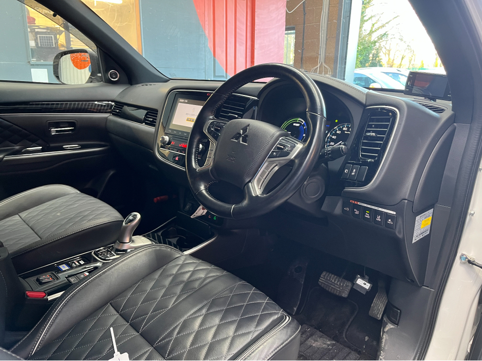 2019 Mitsubishi Outlander €22950! 2019 MITSUBISHI OUTLANDER PHEV G PREMIUM PACKAGE 2.4 AUTOMATIC / 360° PARKING CAMERA / CRUISE CONTROL / ELECTRIC MEMORY & HEATED SEATS / PADDLE SHIFTERS €22,950