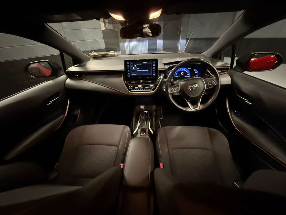 2019 Toyota Corolla 1.8 Hybrid Luna Sport Hatchback €18,900