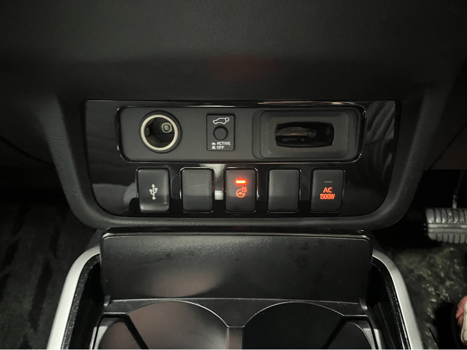 2019 Mitsubishi Outlander €22950! 2019 MITSUBISHI OUTLANDER PHEV G PLUS PACKAGE 2.4 AUTOMATIC / CRUISE CONTROL / 360° PARKING CAMERA / ELECTRIC HEATED SEATS / HEATED STEERING WHEEL €22,950