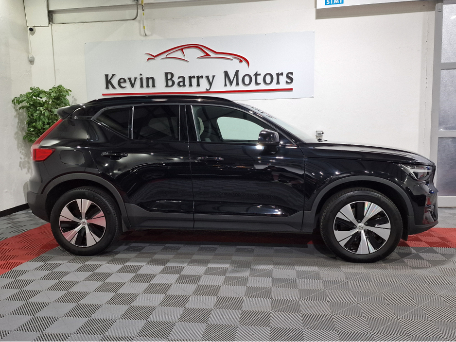 2022 Volvo XC40 T4 PLUS DARK RECHARGE AUTOMATIC **ONE OWNER / APPLE CARPLAY / BLIND SPOT ASSIST / ELECTRIC BOOTLID / HEATED FRONT & REAR SEATS / HEATED STEERING WHEEL / REVERSE CAMERA / WIRELESS PHONE CHARGING** €34,900