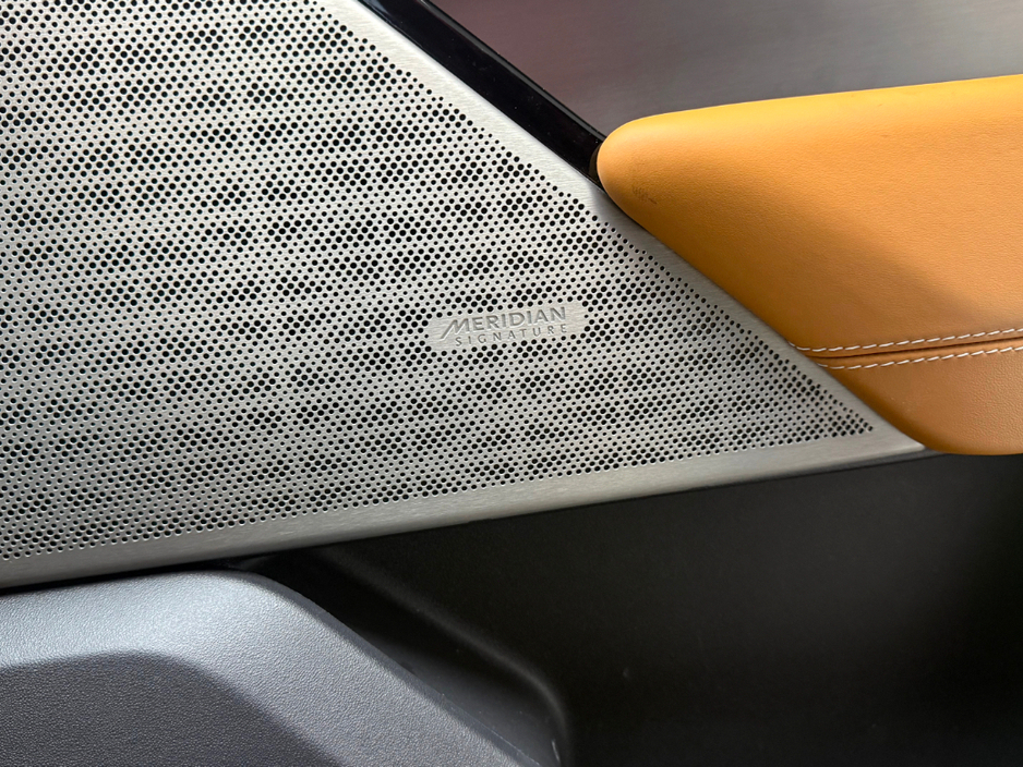 2022 Land Rover Range Rover Velar R-DYNAMIC HSE *PAN ROOF* €51,990