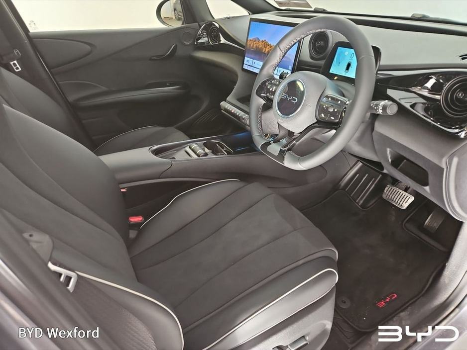 2026 BYD Dolphin Design 60.4kWh €34,706