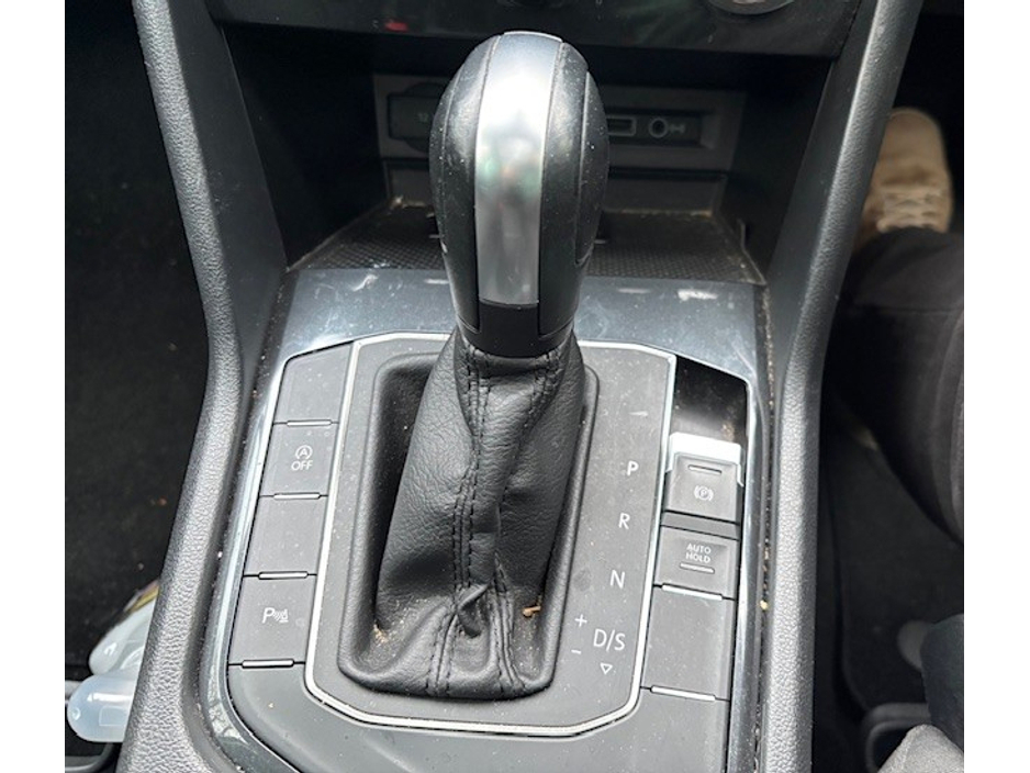 2020 Volkswagen Tiguan 2.0 TDi Top Spec SEL - Auto - 150bhp - 5 Dr Compact SUV €23,850