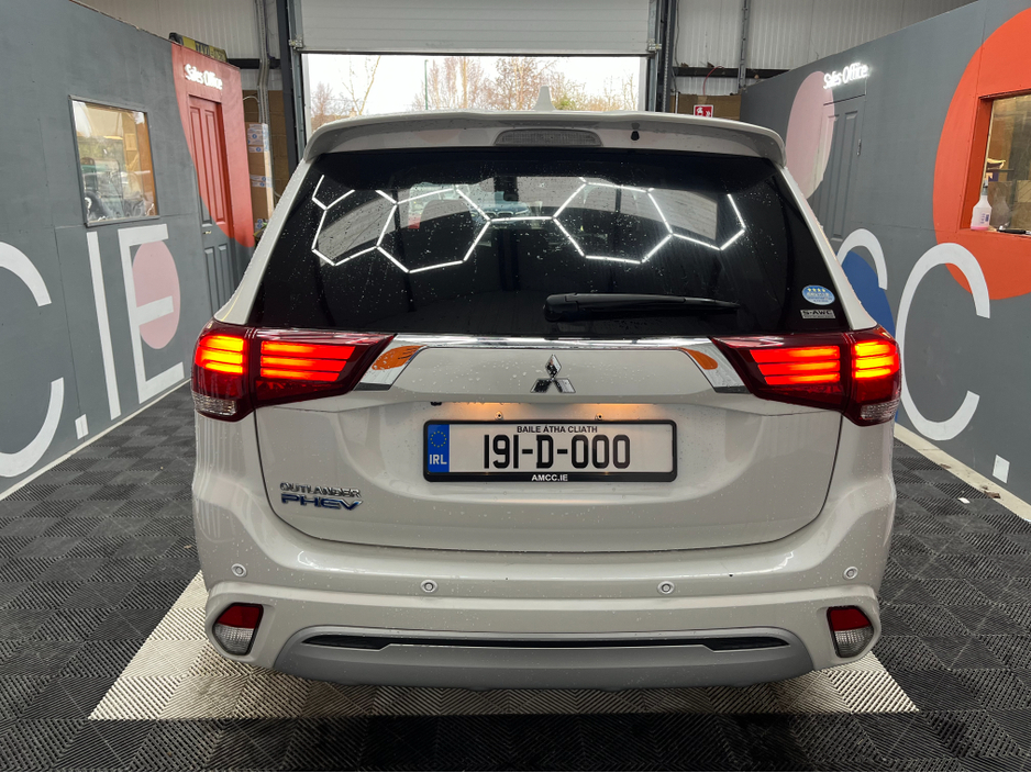 2019 Mitsubishi Outlander €22950! 2019 MITSUBISHI OUTLANDER PHEV LIMITED EDITION 4WD 2.4 AUTOMATIC / CRUISE CONTROL / REVERSE CAMERA / ELECTRIC HEATED SEATS / HEATED STEERING WHEEL €22,950