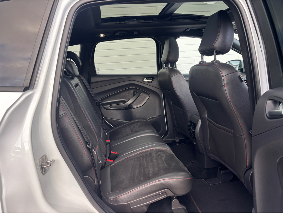 2018 Ford Kuga 1.5 TDCI 120PS ST-LINE - Sunroof