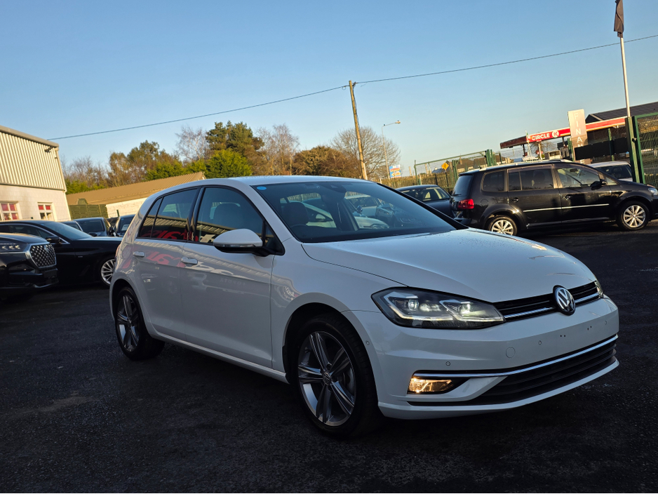 2019 Volkswagen Golf FULL CREAM LEATHER SEATS  ELECTRIC HEATED SEATS SAT NAV PACK - VIRTUAL CLOCKS -REVERSE CAMERA - NAVIGATION - CARPLAY - ANDROID AUTO- BLIND SPOT REAR TRAFFIC ASSIST - DISCOVER PRO €21,950