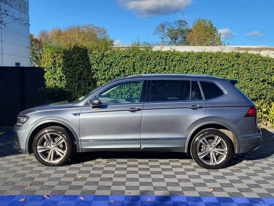 2021 Volkswagen Tiguan ALLSPACE R-LINE 2.0 TDI 7-SEATER // PANORAMIC SUNROOF // DIGITAL CLUSTER // LEATHER INTERIOR €32,950