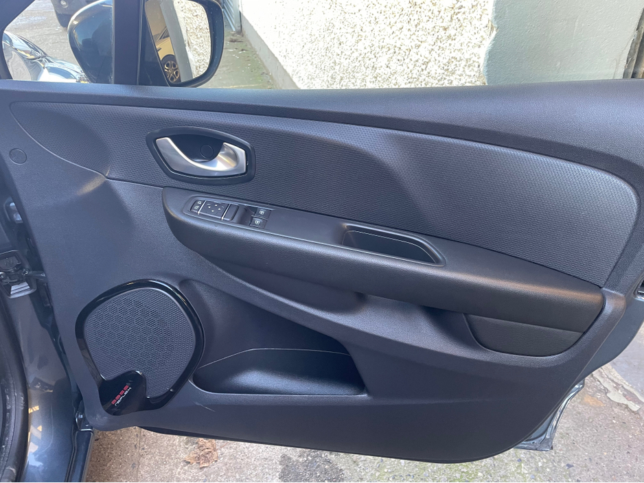 2018 Renault Clio DYNAMIQUE NAV 1.2 - NEW NCT - BLUETOOTH STREAMING - 270TAX €10,750