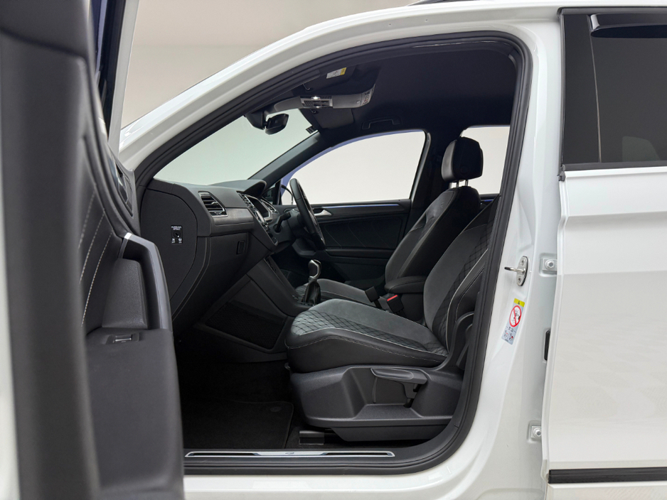 2022 Volkswagen Tiguan R-LINE 2.0 TDI 150HP €39,990