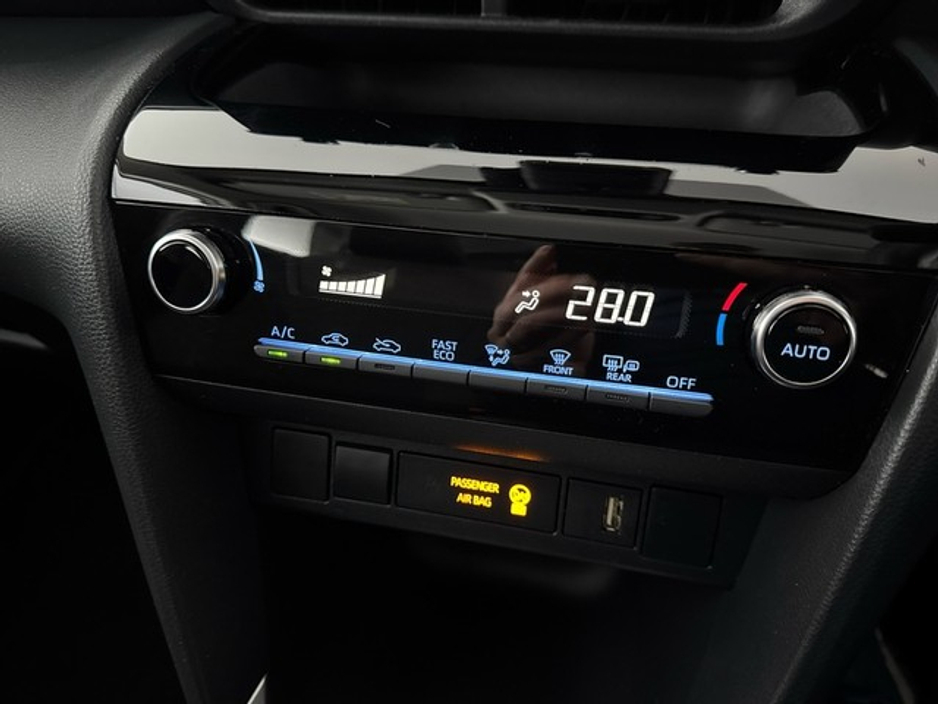 2023 Toyota Yaris Cross LUNA €27,950