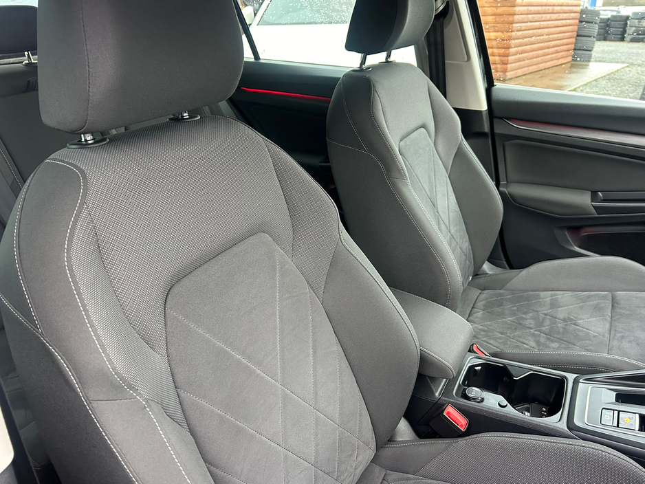 2020 Volkswagen Golf  €22,850