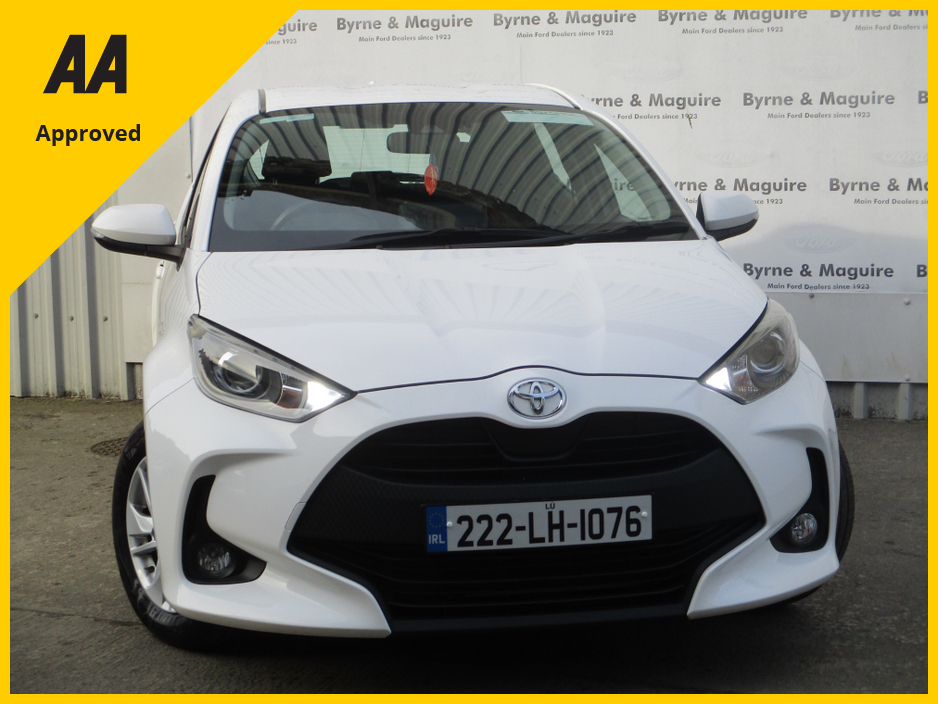 2022 Toyota Yaris 1.0 LUNA ONLY 23000 KMS, ALLOYS, BLUETOOTH, REVERSE CAMERA AND MORE,  FULLY SERVICED WITH 12 MONTHS WARRANTY AND 12 MONTHS AA COVER !! €20,500