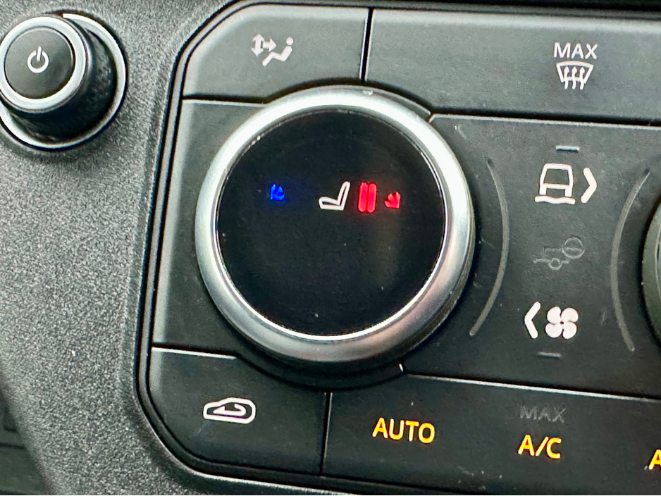 2022 Land Rover Defender ++LOW KM++ 3 SEATS / PLUS VAT €53,000