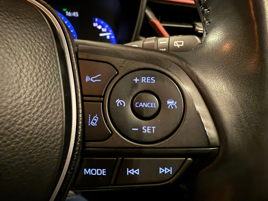 2019 Toyota Corolla 1.8 Hybrid Luna Sport Hatchback €18,900