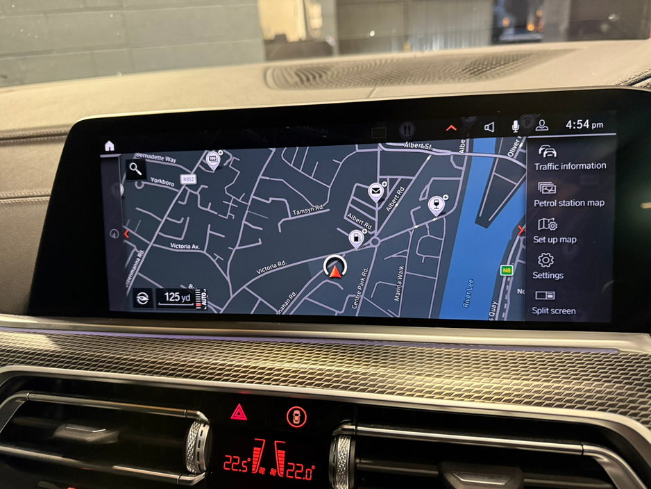 2022 BMW X5 xDrive45e M Sport €52,900