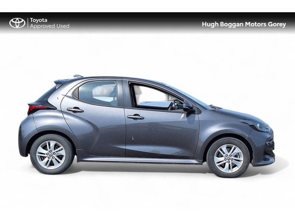 2022 Toyota Yaris HYBRID LUNA 4DR AUTO €22,950