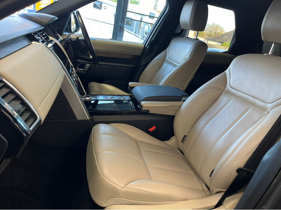 2018 Land Rover Discovery TD4 HSE***2 Year Warranty *** €32,900