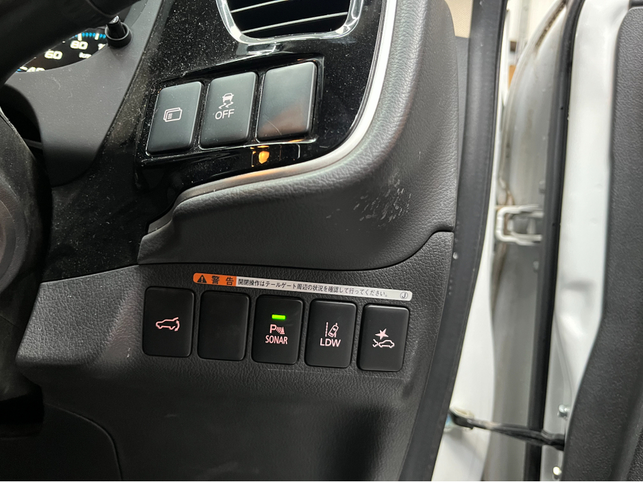 2020 Mitsubishi Outlander €24950! 2020 MITSUBISHI OUTLANDER PHEV G 2.4 AUTOMATIC / CRUISE CONTROL / 360° PARKING CAMERA / PADDLE SHIFTERS / ELECTRIC HEATED SEATS / HEATED STEERING WHEEL €24,950