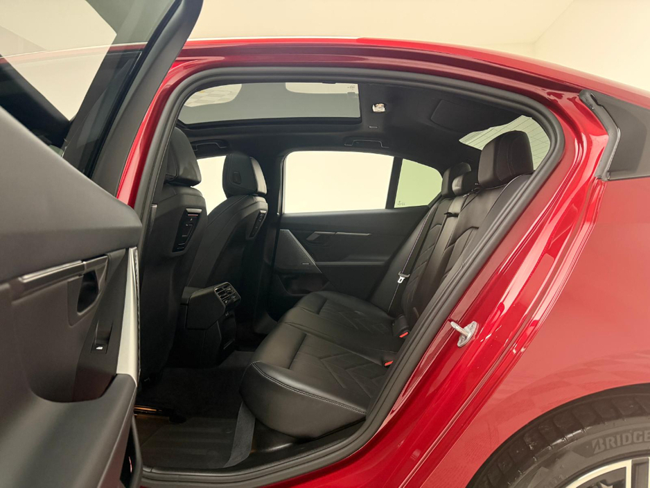 2025 BMW 5 Series 550E M SPORT PRO XDRIVE