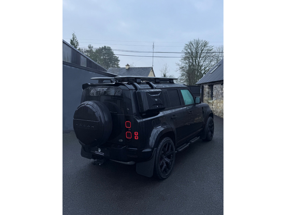 2021 Land Rover Defender  €63,995