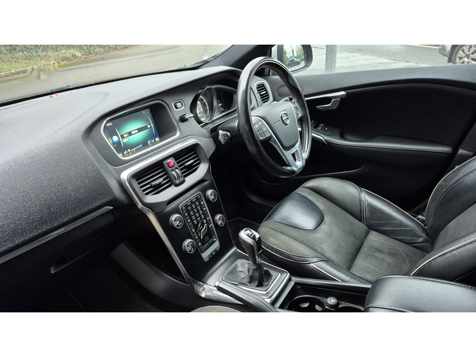 2016 Volvo V40 2.0 D2 R-DESIGN 120BHP 5DR 40 SERIES €8,250
