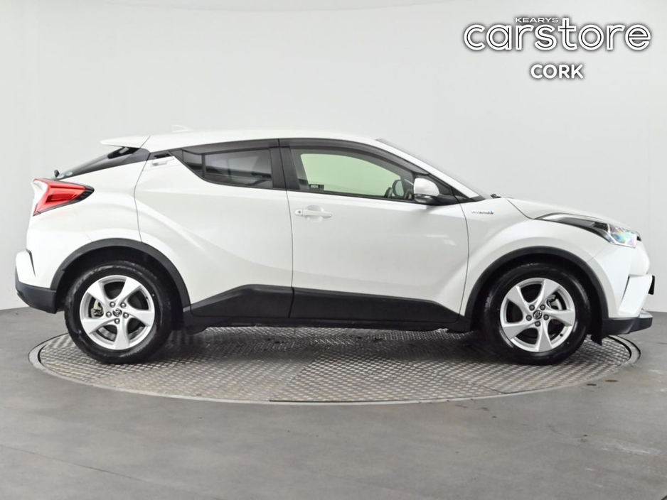2017 Toyota C-HR C-HR HYBRID AUTO €18,880