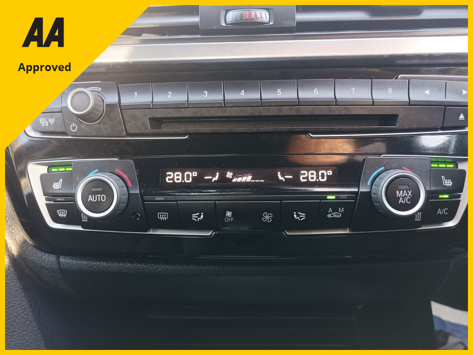 2018 BMW 3 Series 320 DIESEL SPORT LINE SPORTS INTERIOR UNMARKED INSIDE BMW SERVICE HISTORY (9 INPUTS) JUST FULLY SERVICED 2 YEARS NCT 1 YEAR ROAD TAX LOADED WITH EXTRAS €24,949