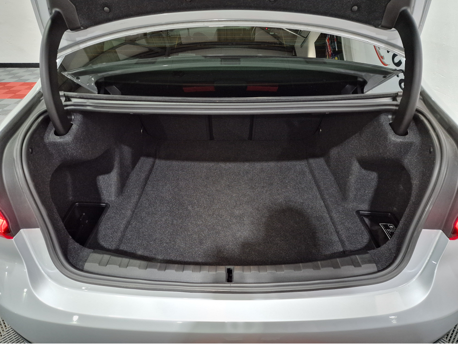 2019 BMW 3 Series 320D G20 SPORT AUTOMATIC **ORIGINAL IRISH CAR / LOW MILEAGE / 18" ALLOYS / APPLE CARPLAY / CRUISE CONTROL / FULL BLACK LEATHER / HEATED SEATS / SAT NAV / REVERSE CAMERA / FULL BMW SERVICE RECORD** €27,900