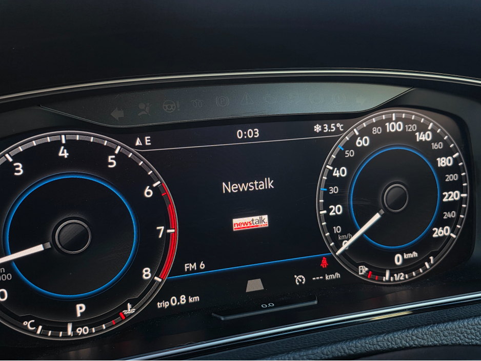 2019 Volkswagen Golf FULL CREAM LEATHER SEATS  ELECTRIC HEATED SEATS SAT NAV PACK - VIRTUAL CLOCKS -REVERSE CAMERA - NAVIGATION - CARPLAY - ANDROID AUTO- BLIND SPOT REAR TRAFFIC ASSIST - DISCOVER PRO €21,950